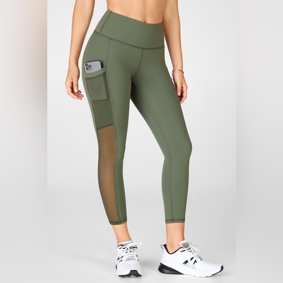 Fabletics on-the-go Powerhold high-waisted capri - Picture 1 of 8